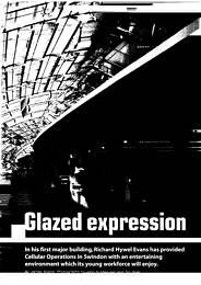 Glazed expression. Cellular Operations, Swindon. AJ 16.03.2000